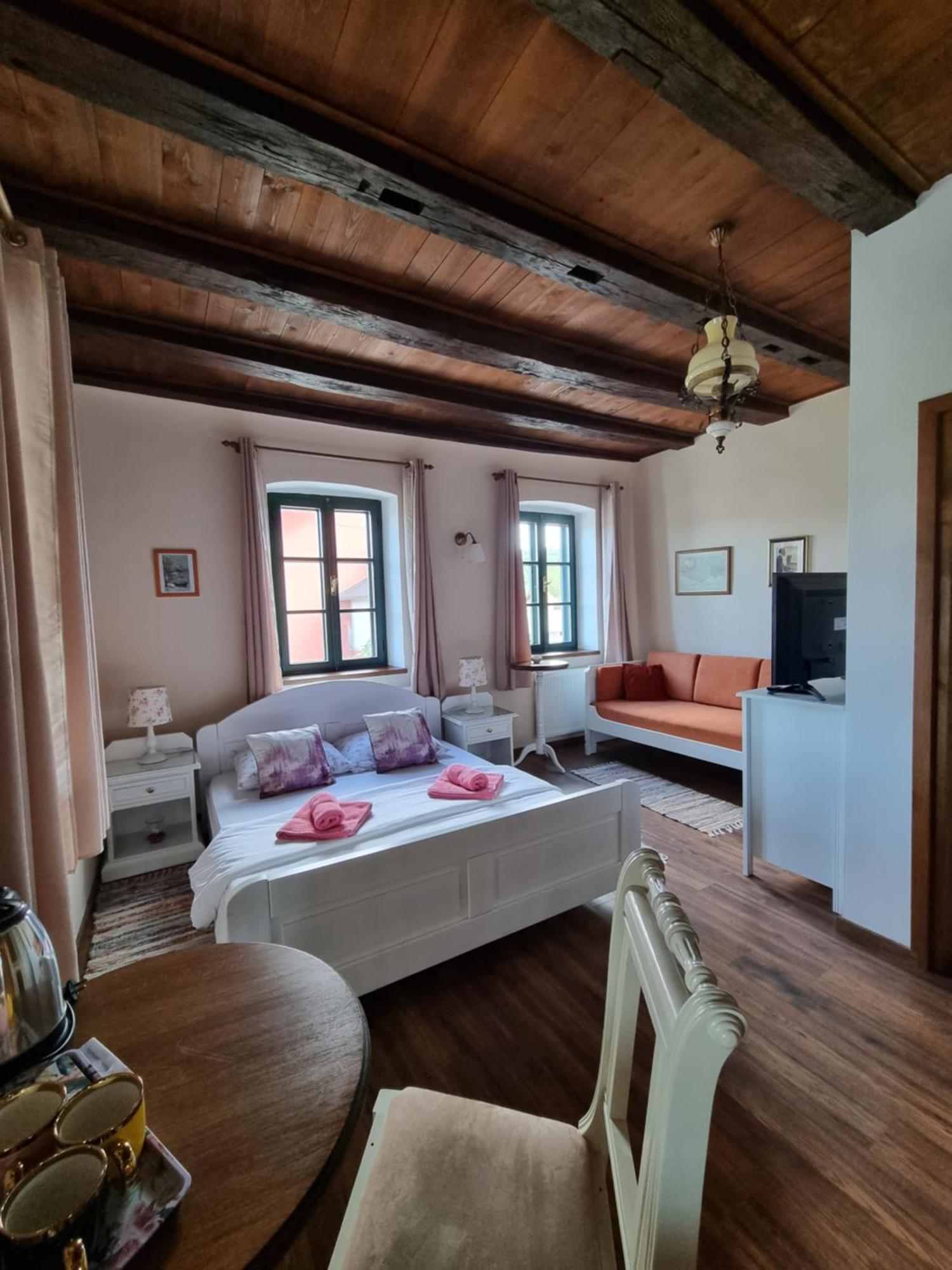 Taverna 1860 Rooms & Apartments Donja Zelina Room photo