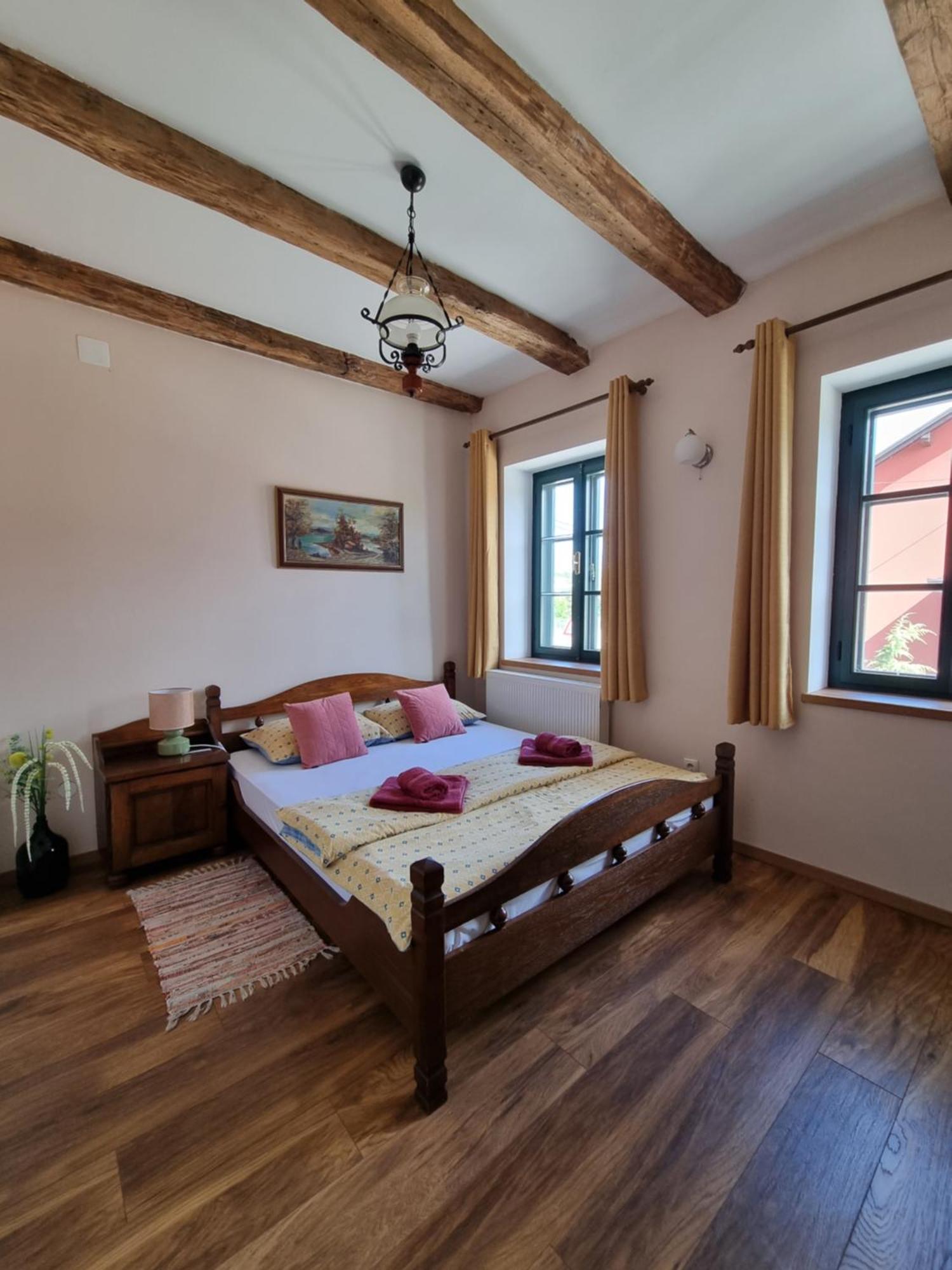 Taverna 1860 Rooms & Apartments Donja Zelina Exterior photo