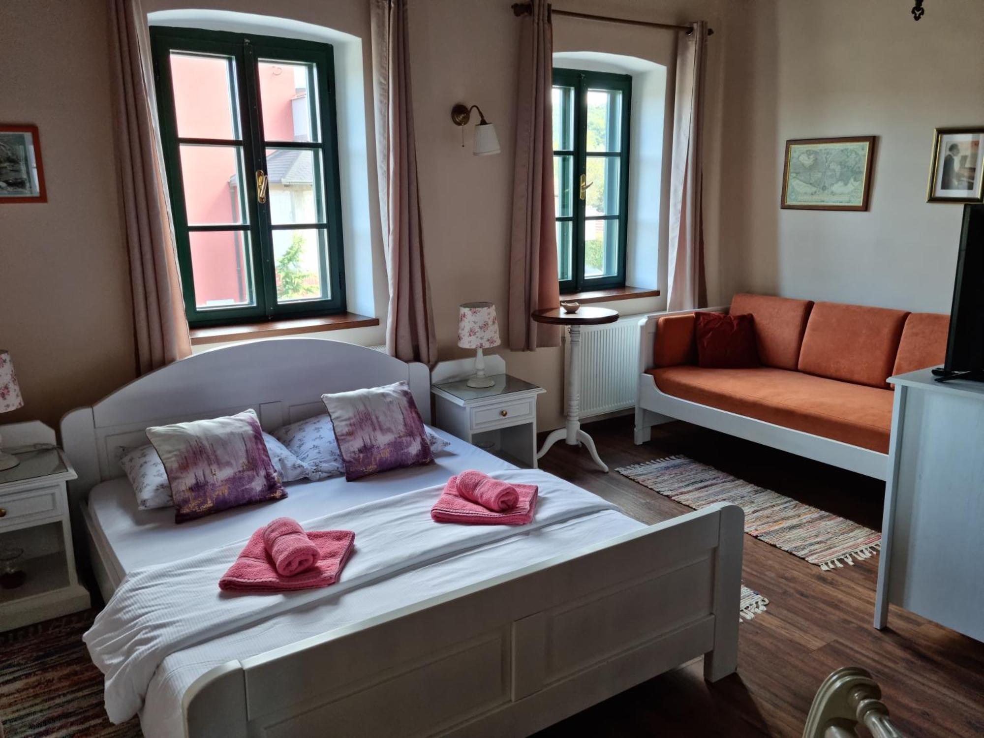 Taverna 1860 Rooms & Apartments Donja Zelina Exterior photo